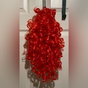 Rihanna Adult Red Curly Costume Wig. Clean and Has Never Been Worn. $9